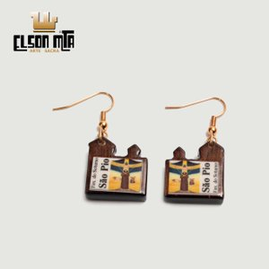 Brinco Anzol São Pio 2x1,7 cm Acabamento ...