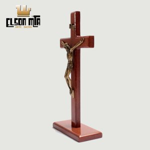 Crucifixo Mesa 19x09 cm MDF Acabamento Mogno
